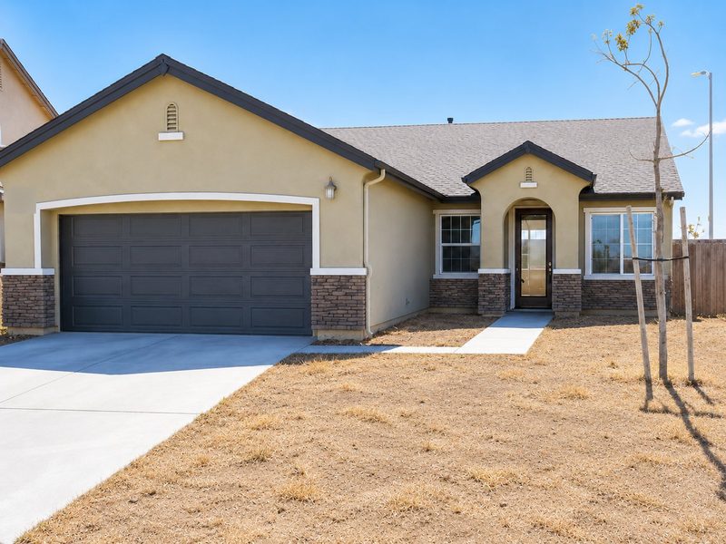 Ardilla Drive, a rental house in Madera